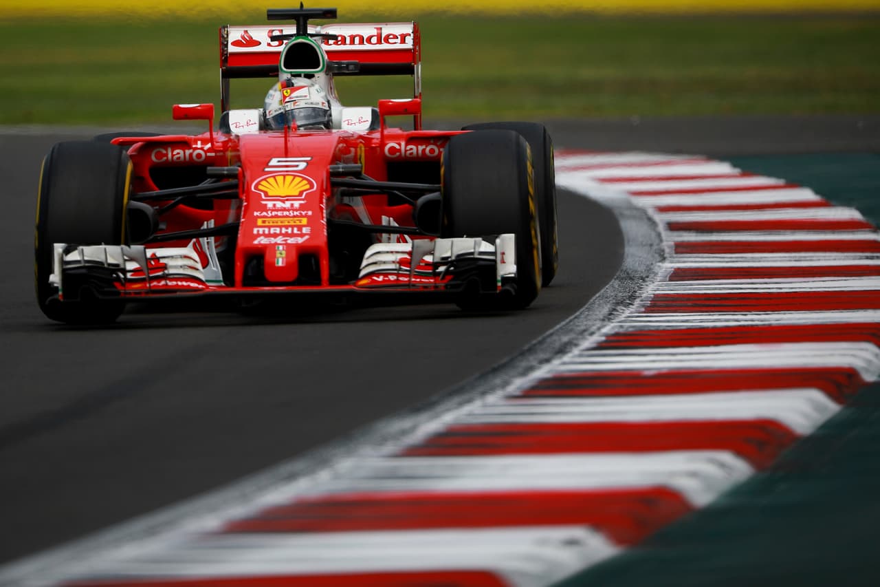 <b>Vettel</b>, de 29 años, fue marcado en su país como el 
<b>sucesor de Michael Schumacher</b>. Junto a 
<b>Red Bull</b>, la escudería que lo formó y catapultó al éxito, formó una dupla imbatible a comienzos de esta década. Desde 2015 viste el buzo rojo de Ferrari.