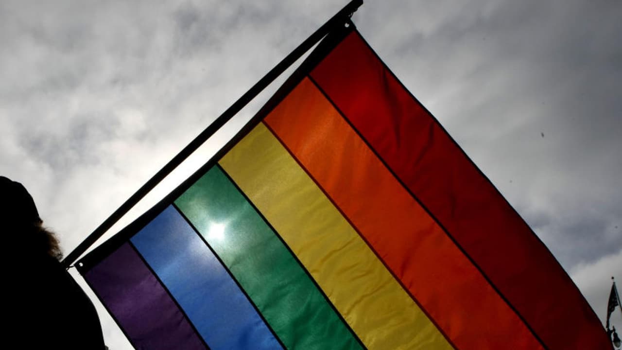 Junta escolar de Miami-Dade rechaza reconocer octubre como el mes de la historia LGBTQ: detalles de la decisión