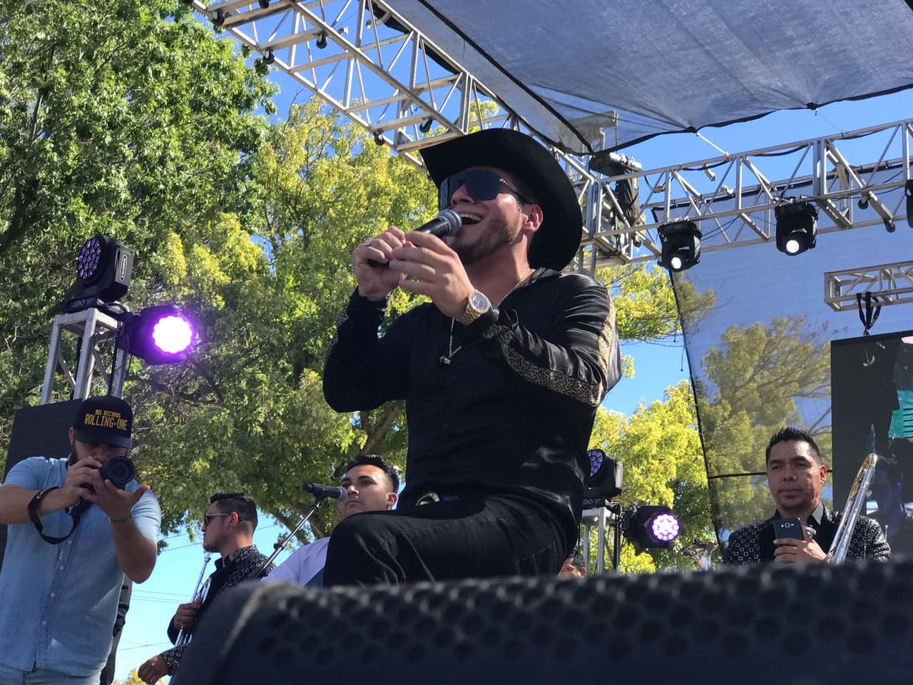 También estuvo Lenin Ramírez, que está estrenando 'Bendecido', su nueva producción discográfica.