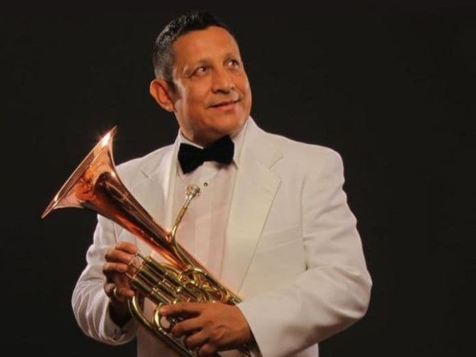 Aldo Sarabia, músico de la Banda El Recodo, fue encontrado muerto en un paraje que conduce al poblado de El Recodo, Sinaloa, en octubre de 2014, luego de varios días desaparecido. Más tarde se supo que fueron su mujer, Alma Delia Guerrero y su amante, Yahir Sandoval, los responsables del asesinato.