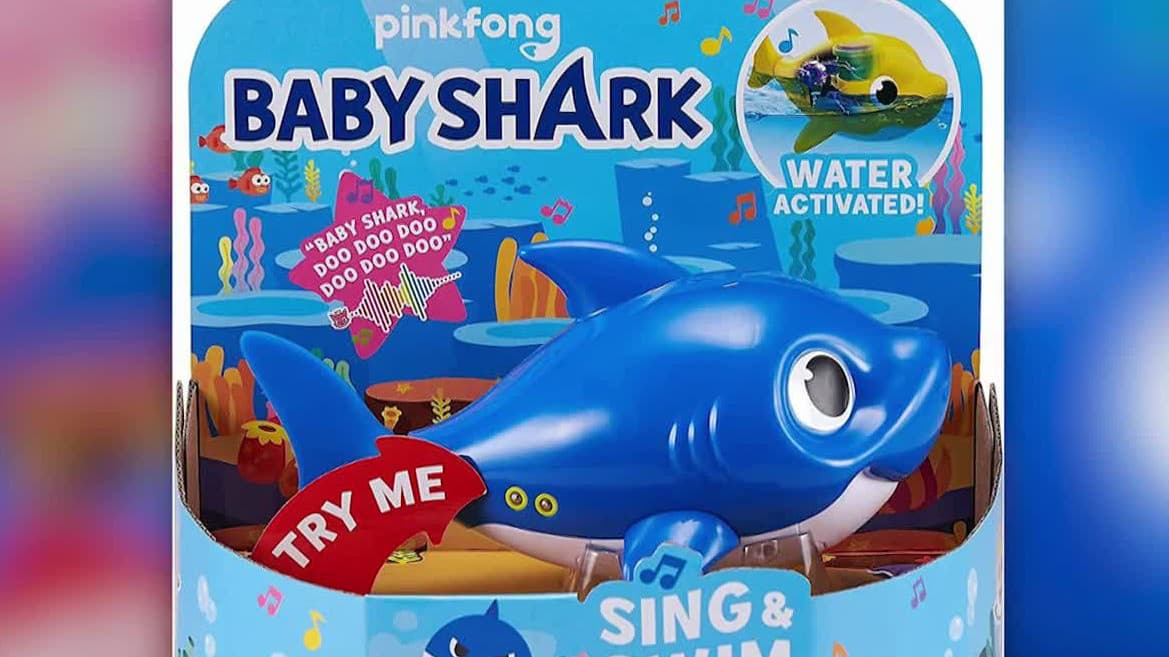 No muerden, pero 7 millones de figuras de 'Baby Shark' podrían llevar a un niño al hospital