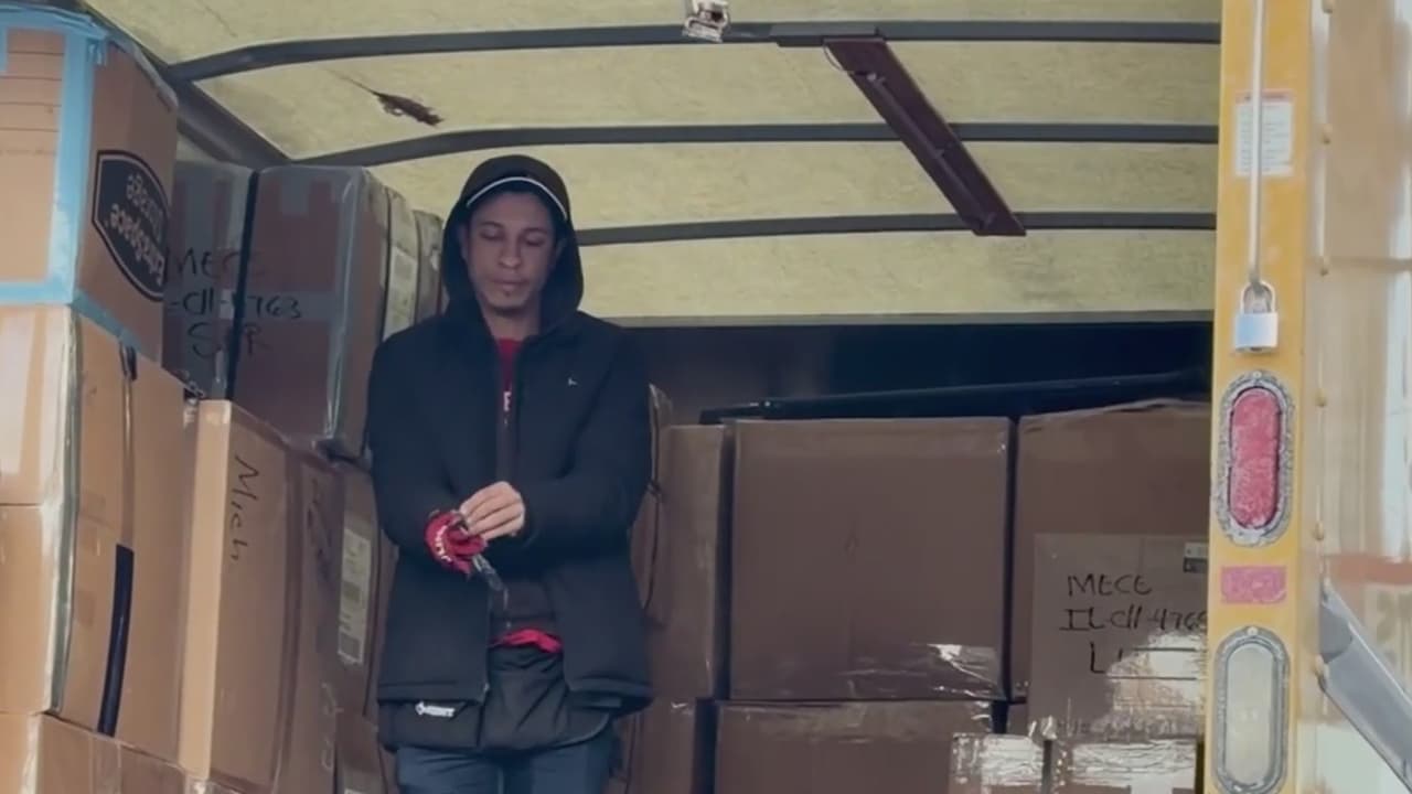 En Chicago aumentan cierres de negocios latinos y envíos a México y Latinoamérica