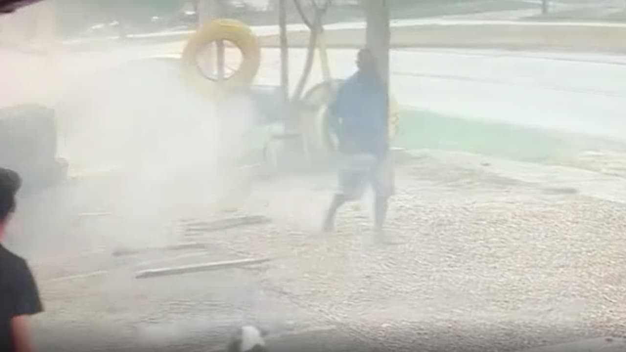 <b><a href="https://cityofhouston.news/suspect-arrested-charged-in-womans-death-at-557-uvalde-road/" target="_blank">Marcus Wayne Brock </a></b>enfrenta cargos de asesinato con posibilidad de pena capital y se presentó por primera vez ante un juez el miércoles por la noche y se le fijó una fianza de 1 millón de dólares.
<br>