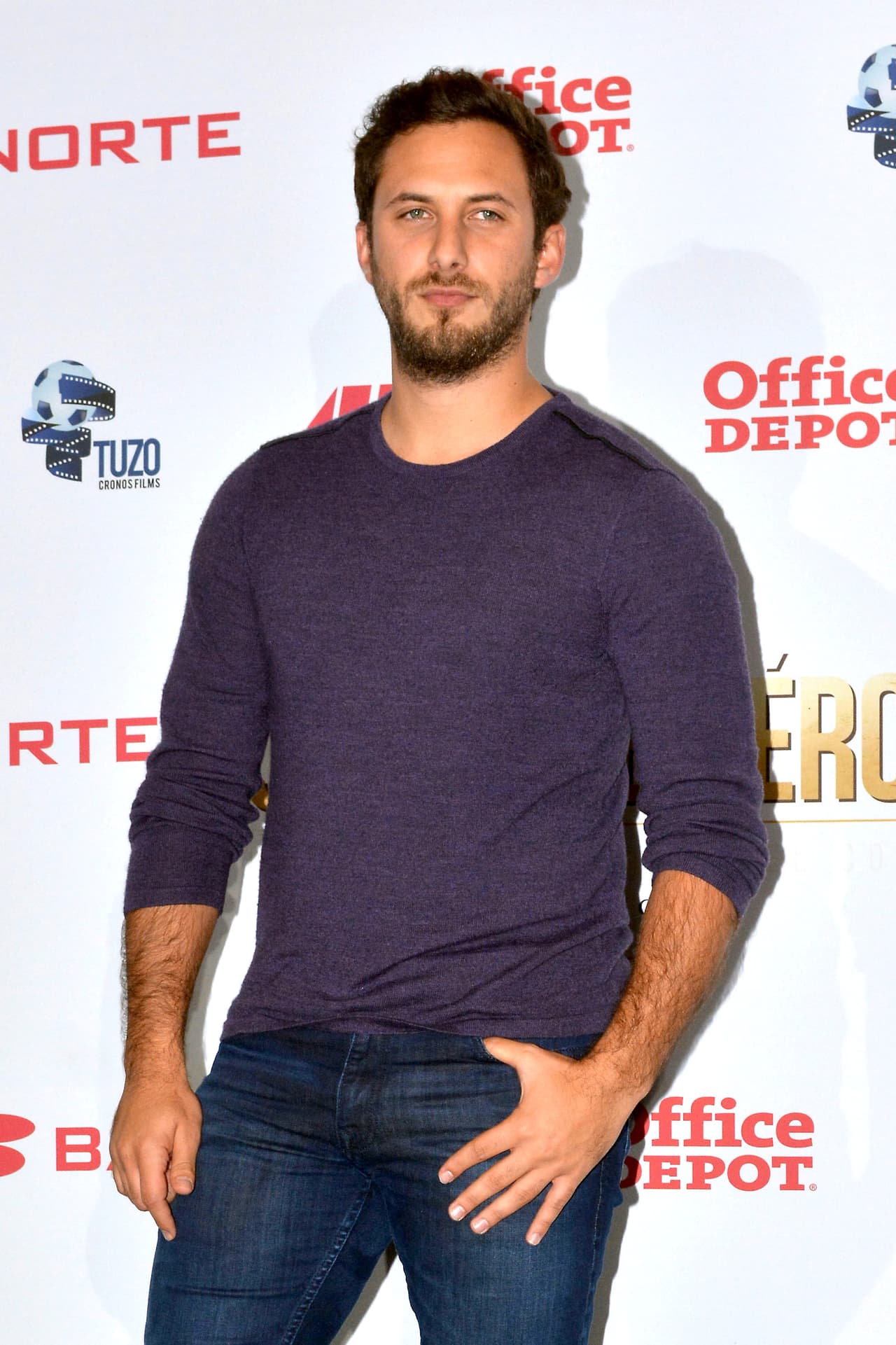 "'Cañaveral de pasiones' creo que me tocaba a mí, pero por azares del destino que 
<b>te saquen de un día para otro es ¡ufff!</b> No sabía cómo reaccionar", manifestó.
<br>