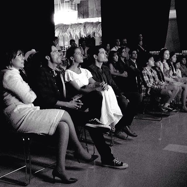 El elenco también se reunió para ver algunas de las escenas que se han grabado de la historia.