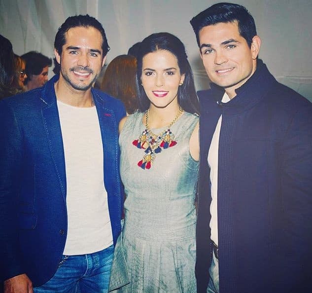 José Ron ya ha tenido varios protagónicos anteriormente, el más reciente es "Muchacha Italiana Viene a Casarse", donde ha conquistado a todas sus seguidoras.