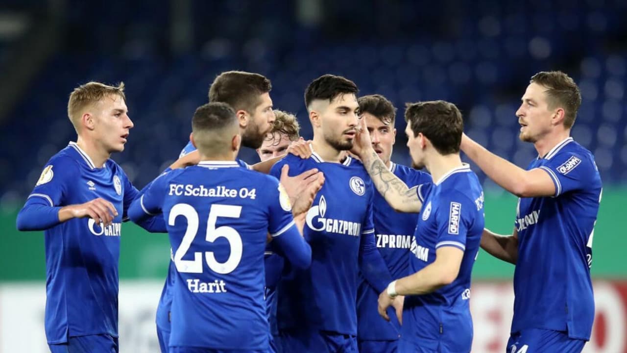 El Schalke y el United se desprenden de patrocinadores rusos