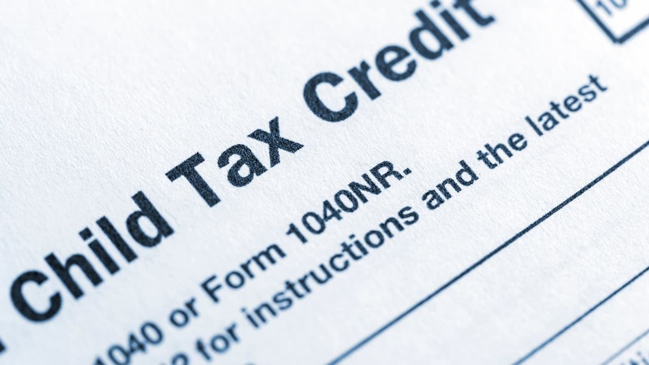 El 
<b>crédito</b> se basa en sus ingresos y se calcula como un porcentaje de los gastos calificados en los que incurrió, que este año es del 50 %, en comparación con el 35 % de los años anteriores, aunque ese porcentaje se reduce para quienes ganan más de $125,000.