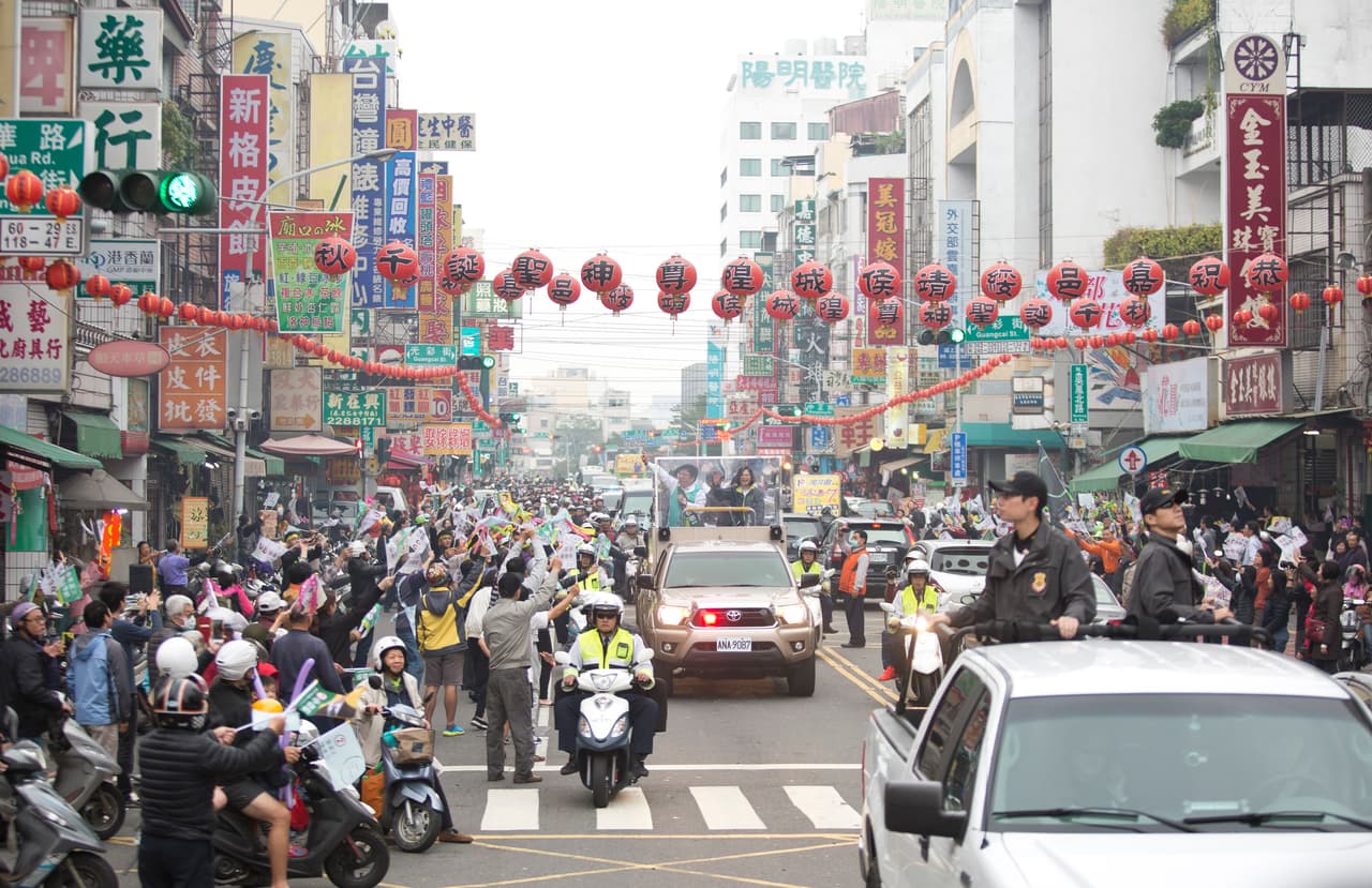<b>9. Tainan.</b>
<br>
<br>Según el ‘Índice de Tráfico Tom Tom’, los residentes de 
<b>la cuarta ciudad más poblada de Taiwán</b> malgastan en promedio un 
<b>46% de tiempo extra </b>atrapados en el tráfico, lo que representa un empeoramiento del 10% en relación al resultado de 2015. Ese promedio sube al 51% en las horas pico de la mañana y al 71% en las horas pico de la noche. 
<br>
<br>Según Tom Tom los habitantes de Tainan pierden en promedio 37 minutos extra al día y 143 horas horas extra al año a bordo de vehículos de transporte automotor.
