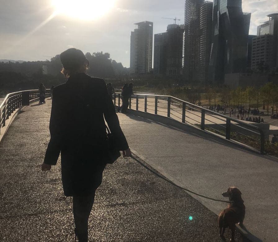 "Ahí llevo a mi mamá siempre, mi mamá es mi fuerza", admitió ante las cámaras. 
<br>