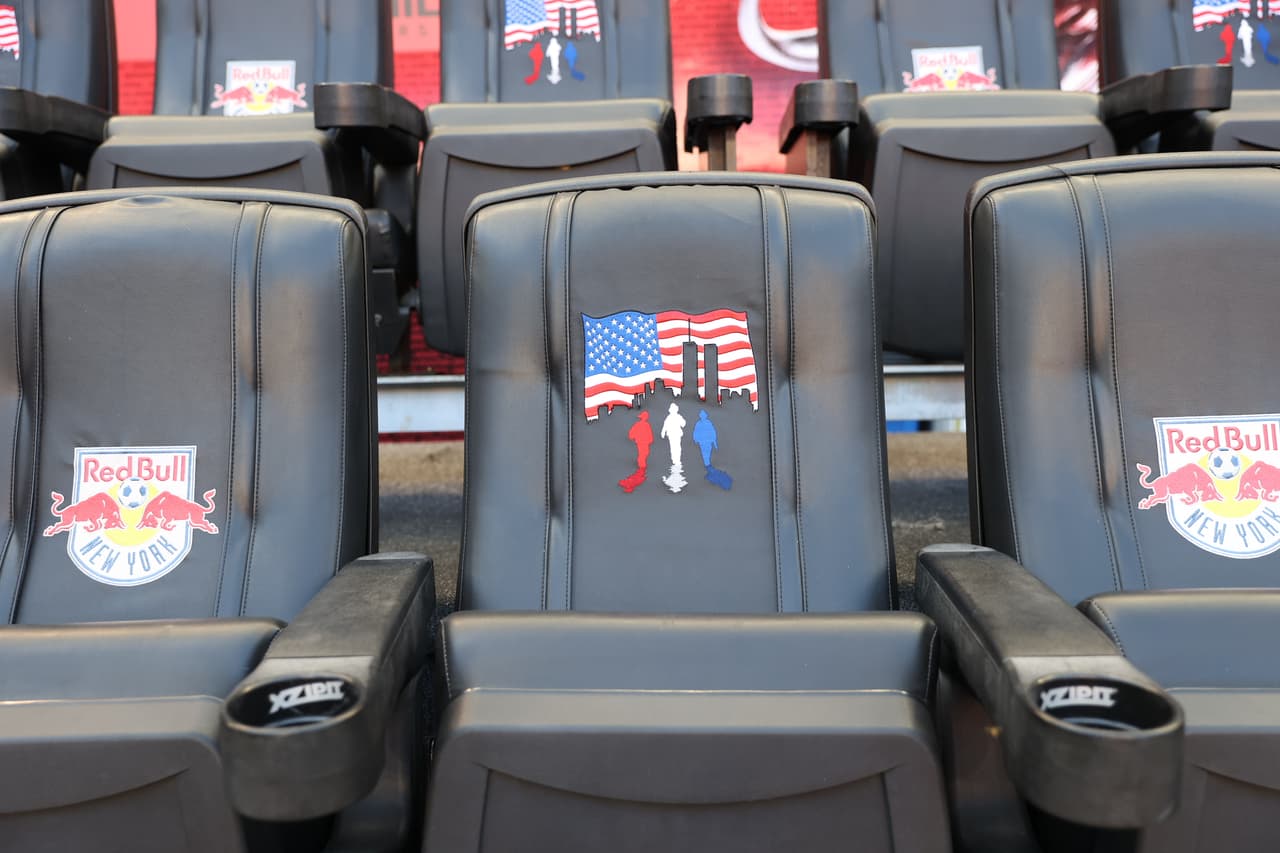 Conmemoran 20 aniversario del 9/11 con emotivos homenajes en partidos de MLS