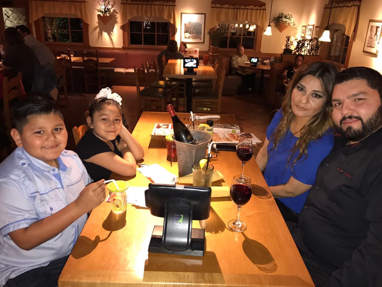 Para el locutor su familia es lo más importante.