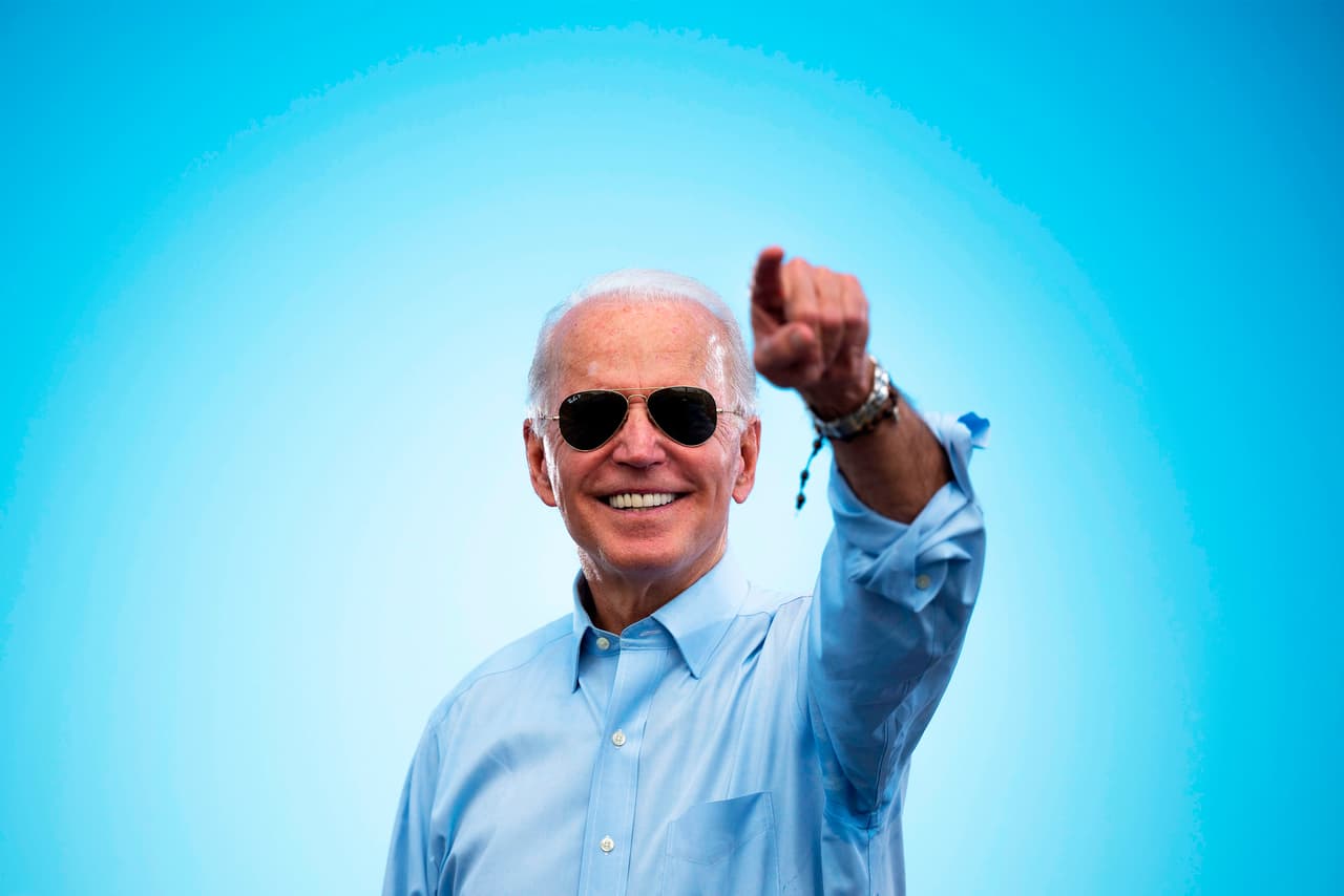 Joe Biden nació un 20 de noviembre de 1942 bajo el signo Escorpión, tomando en cuenta el resultado del su sendero de la vida, ese día había una vibración del dos, que es el número de la empatía, del trabajo en equipo, de la ternura, delicadeza y de la facilidad para adaptarse.
<br>