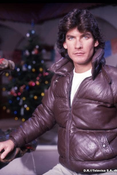 Aunque dudó en aceptar el papel, un comentario de la productora lo convenció: "Me dijo algo que fue lo que me hizo morder el proyecto: 'Sebastián, 
<b><a href="https://www.univision.com/entretenimiento/sebastian-ligarde-revela-como-supero-la-depresion-que-lo-hizo-pensar-en-el-suicidio-la-vida-me-dio-otra-oportunidad">yo confío en ti como actor</a> </b>y yo sé que tú lo vas a poder sacar adelante'".
<br>