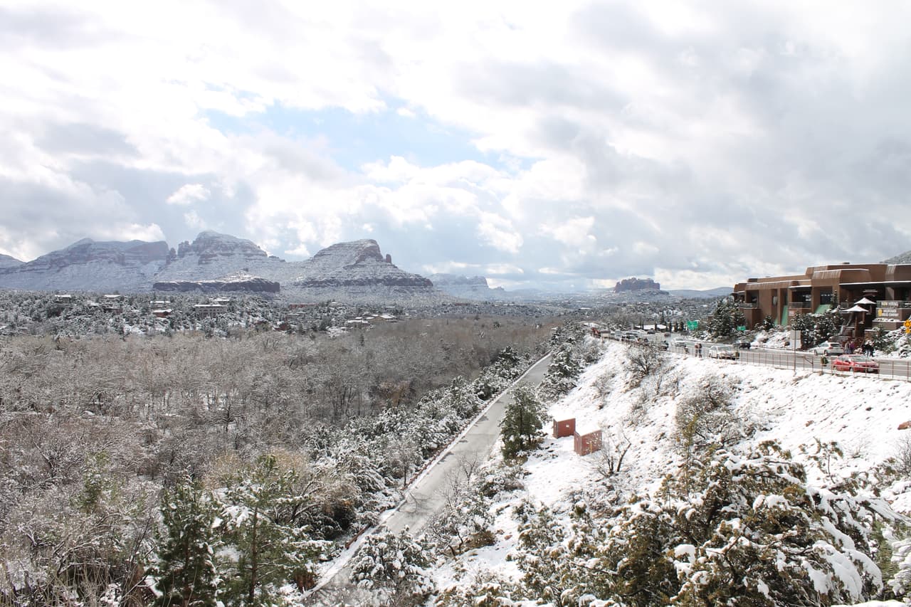 Las nevadas en Sedona no son tan fuertes como en Flagstaff pero dejan al pequeño poblado vestido de blanco.