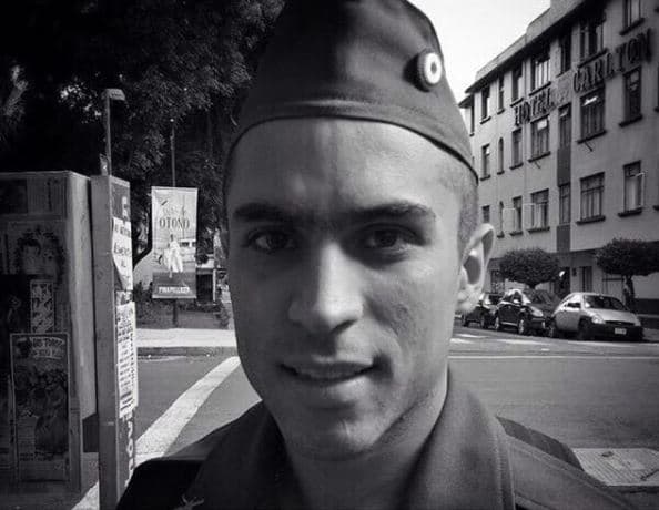 En sus redes sociales el actor comparte muy poco de su vida privada, pero sí da detalles de su trabajo actoral.