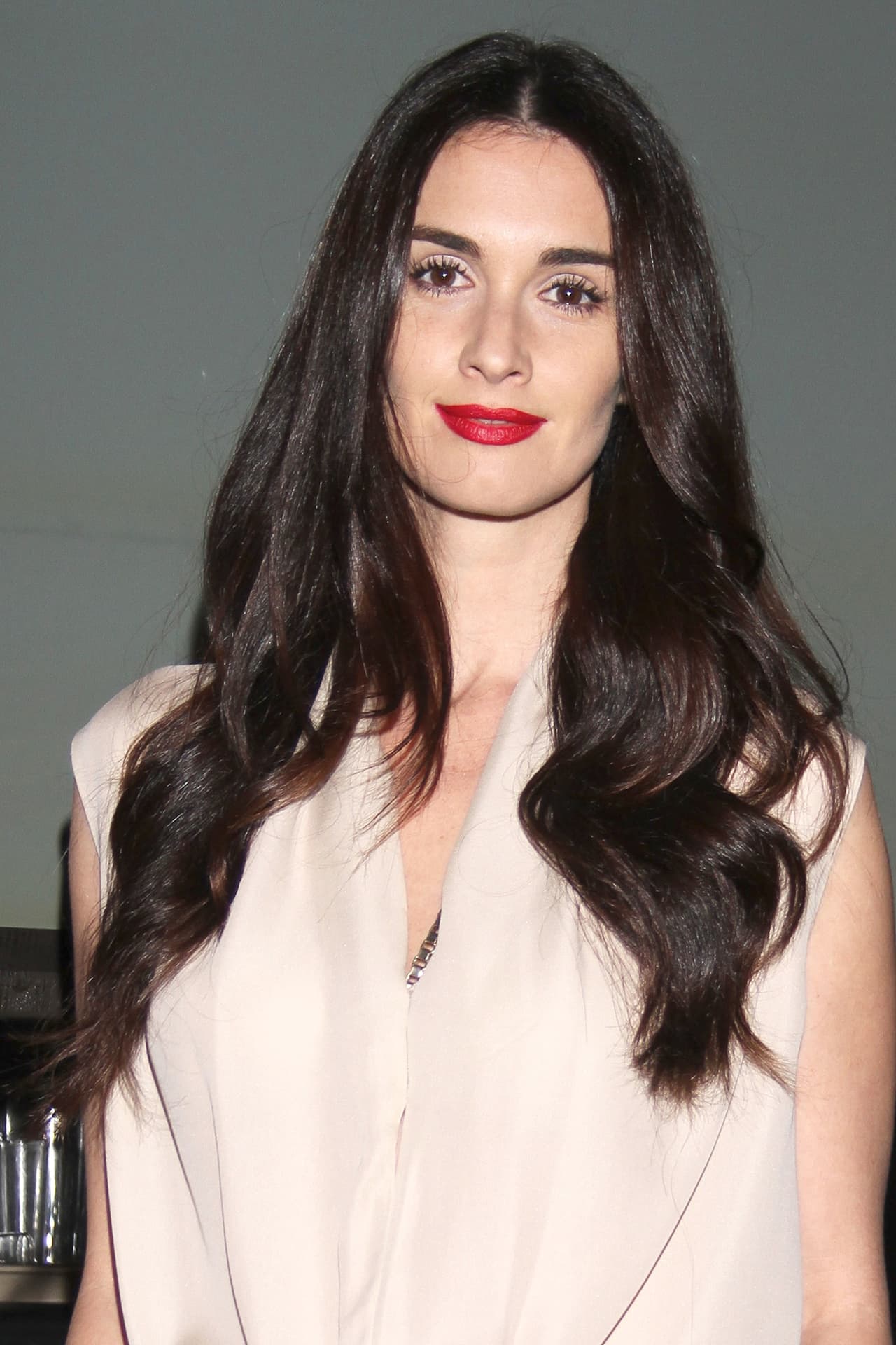 En 1999 se integró al elenco de la serie española '7 vidas', en la que interpretó a Laura.