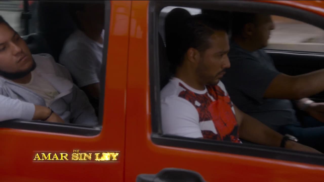 'El Ciego' decidió acudir al local para reclamarle cara a cara a Carlos la desatención de los negocios. Lo que él tampoco imaginaba era que sus enemigos estaban tras sus pasos para asesinarlo.