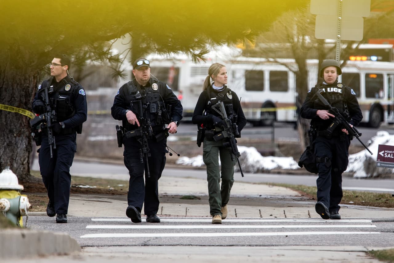 Cómo influirán las masacres de Boulder y Atlanta en las leyes sobre armas que debate el Congreso