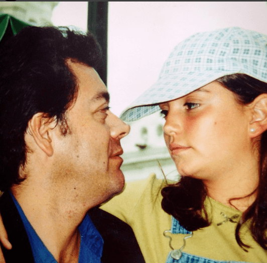 El talento lo lleva en la sangre, ya que es hija del reconocido actor mexicano Roberto Blandón.
<br>