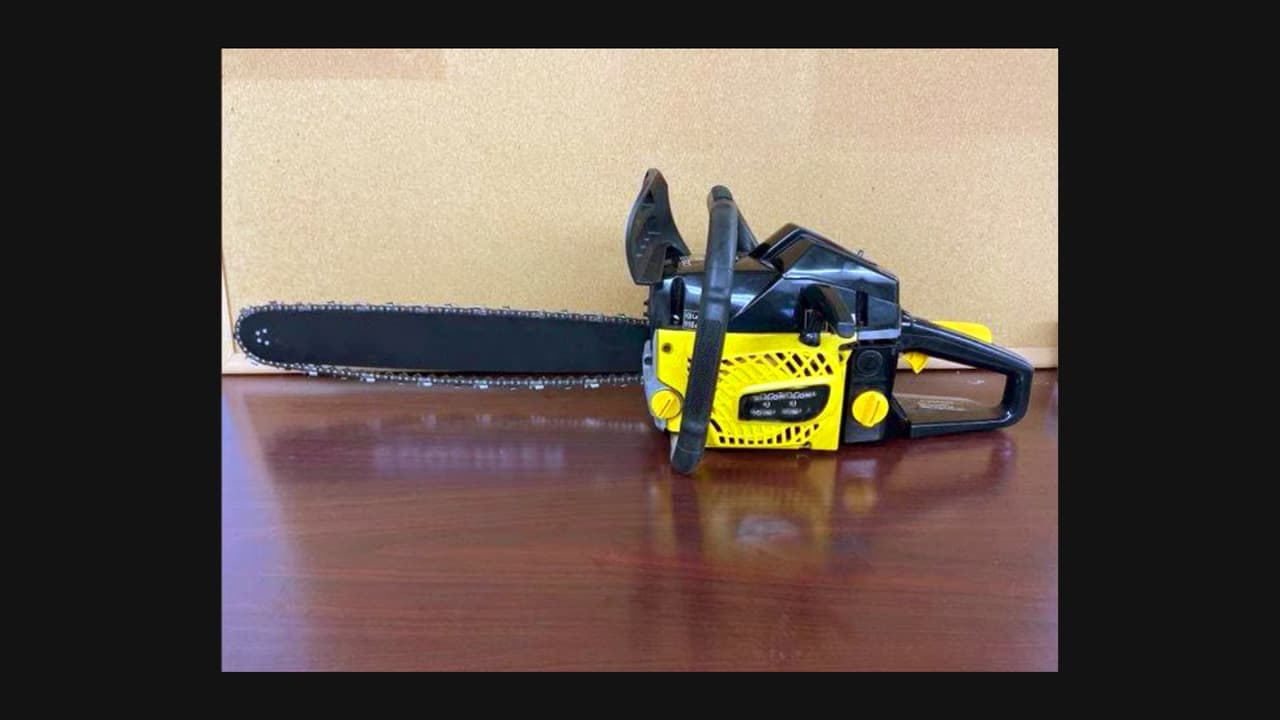 <b>Puesto 1. Motosierra</b>
<br>
<br>Lugar donde fue encontrado: Aeropuerto Nueva Orleans Internacional (Louisiana).
<br>
<br>“No puedes confundirnos”, bromeó la agencia con esta fotografía.