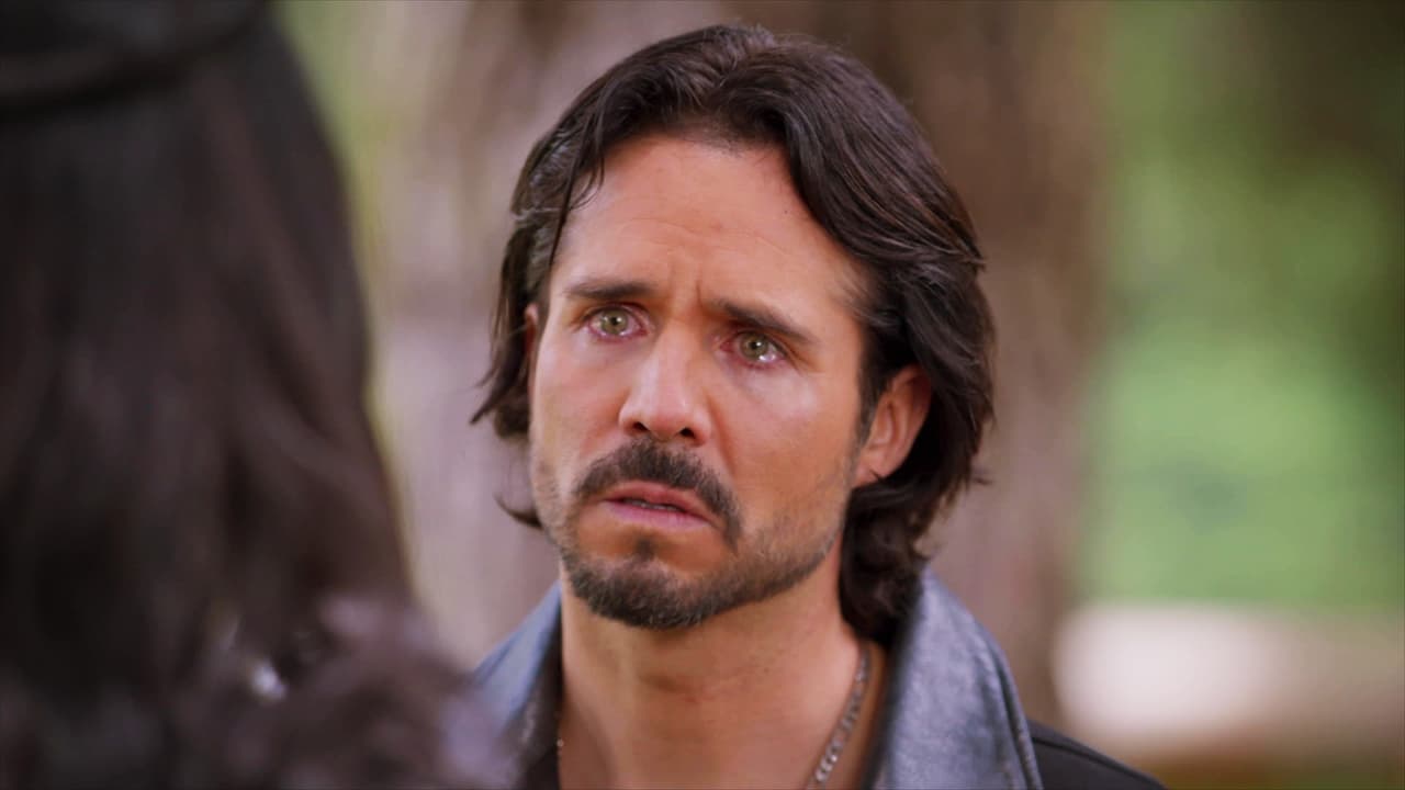 Sin dudarlo, La Desalmada le contó al heredero de los Toscano que lo hizo luego de verle el collar de su familia, creyendo que fue él quien mató a su esposo Santiago y quien abusó de ella esa misma noche. La noticia provocó que los ojos de Rafael expresaran un profundo dolor.