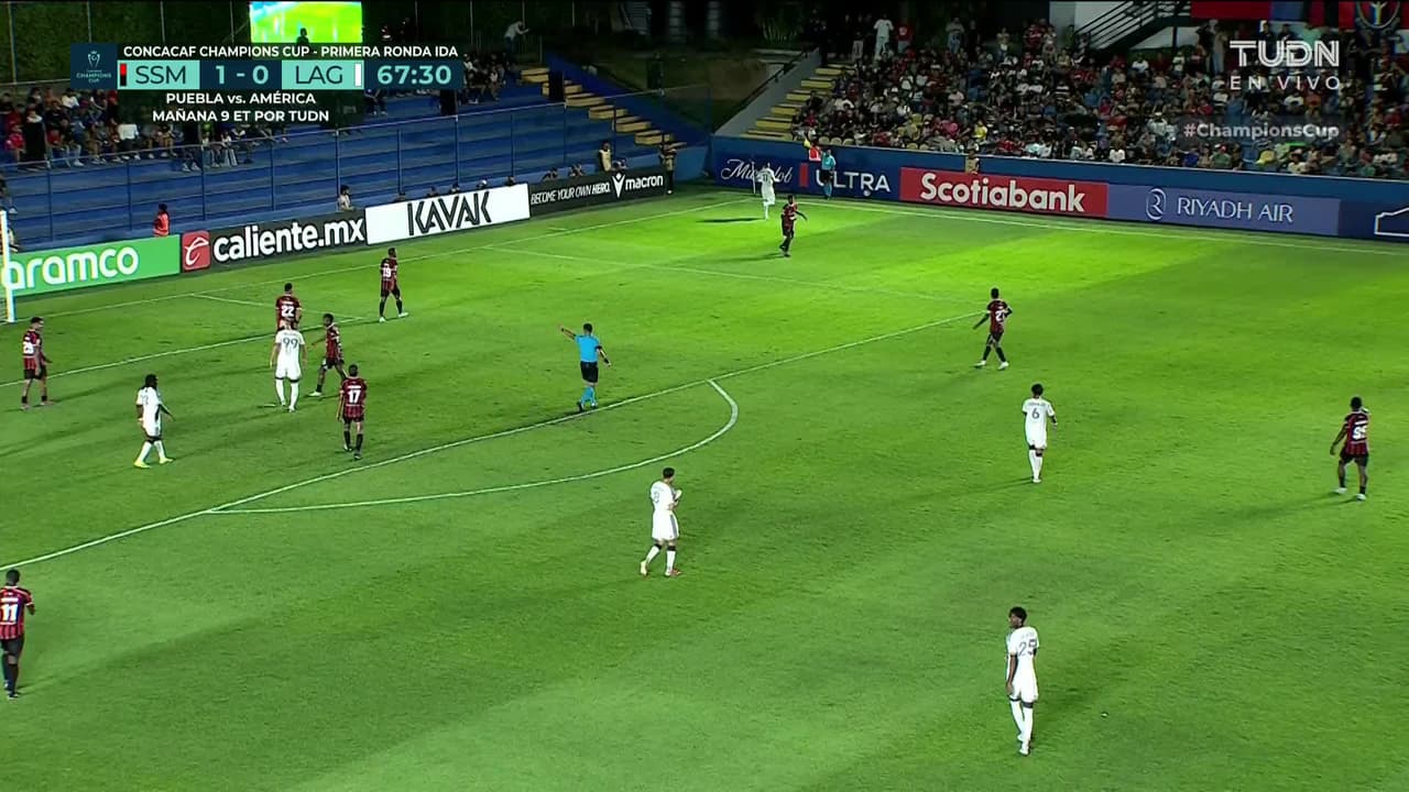 ¡GOL!  anota para LA Galaxy. Joseph Paintsil