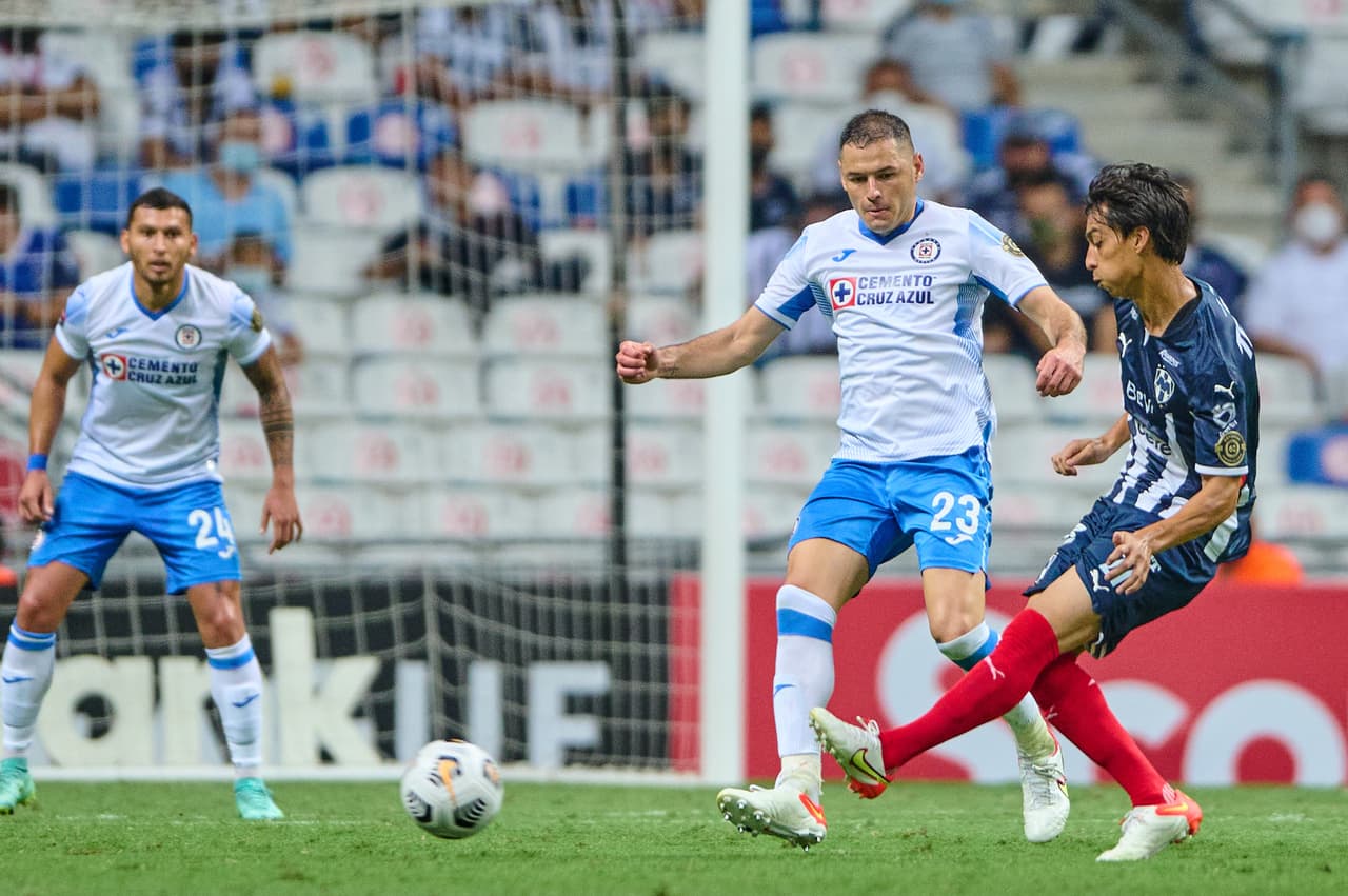 Un solitario gol de Maxi Meza le da la victoria 1-0 a Monterrey y toman una cómoda ventaja en las semifinales de la Concacaf Liga de Campeones frente a Cruz Azul.