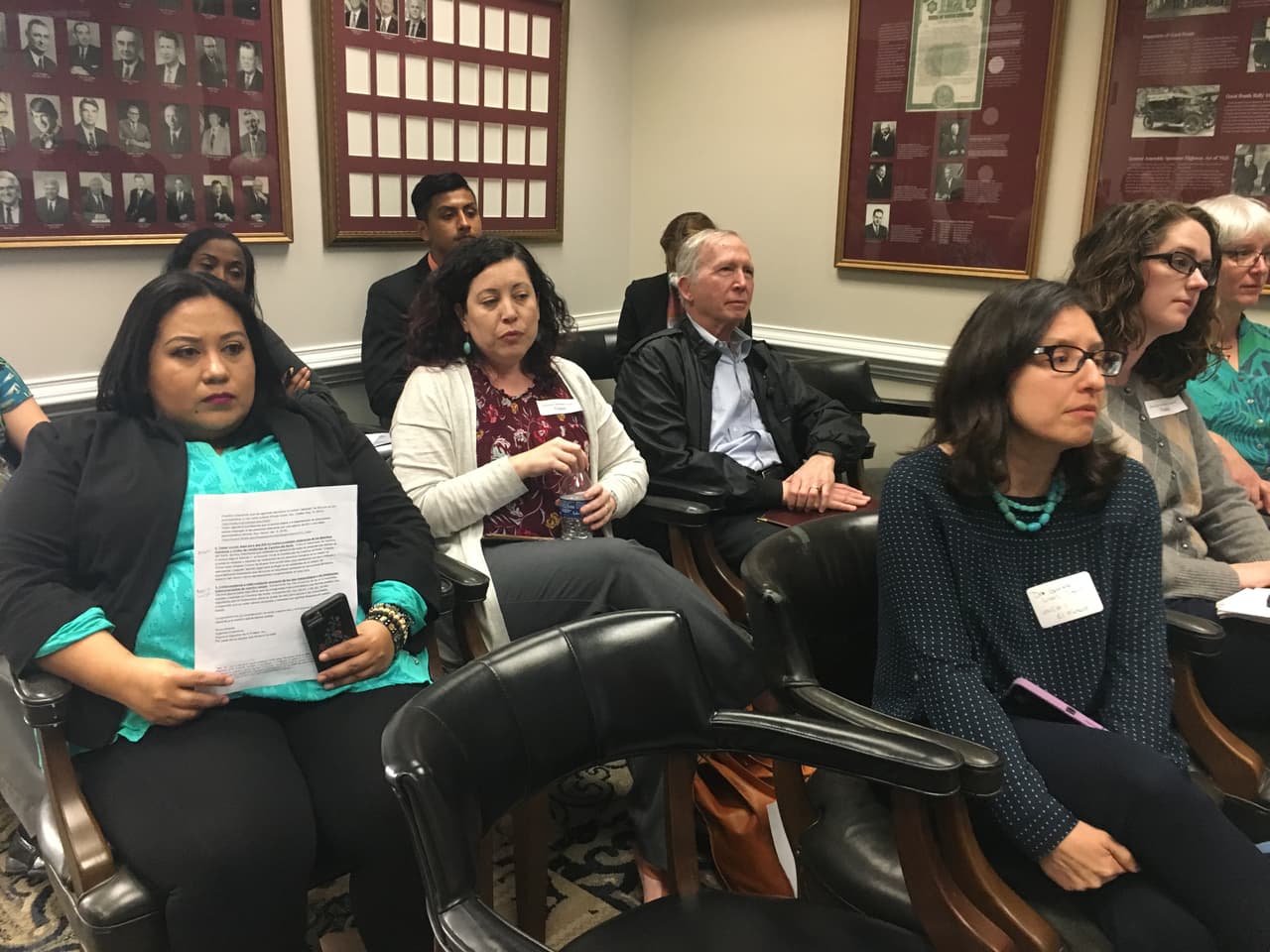 Activistas piden apoyo de Gobernador Cooper 