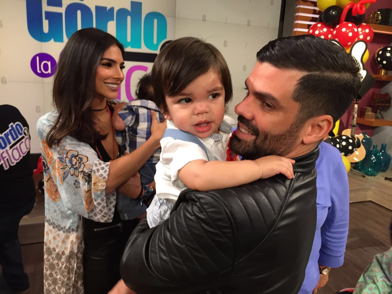 Aníbal no dejó de cargarlo ni un momento.