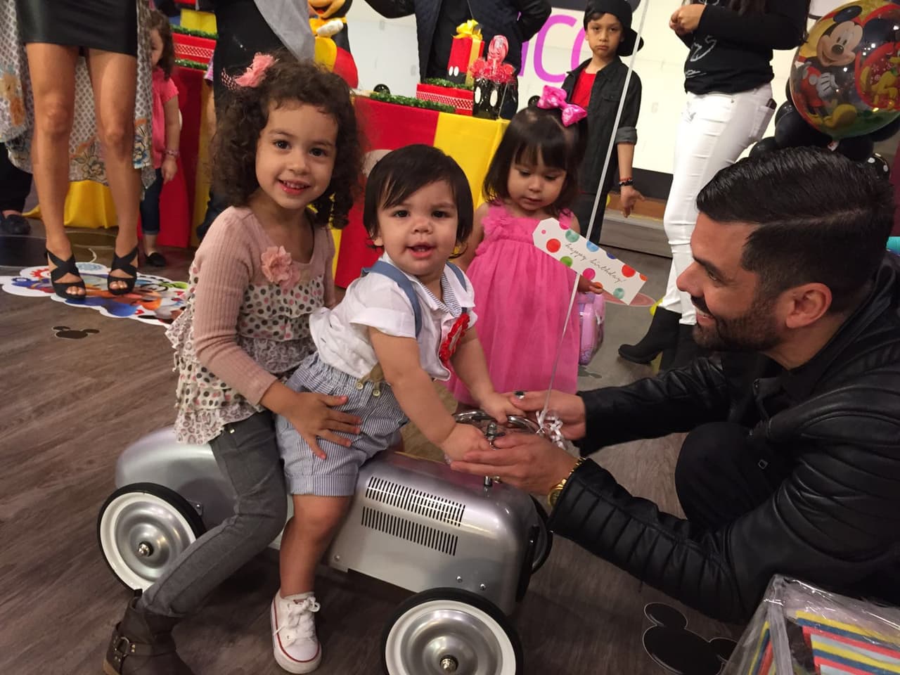 Matteo disfrutó a lo grande del regalo que le dio Raúl de Molina.