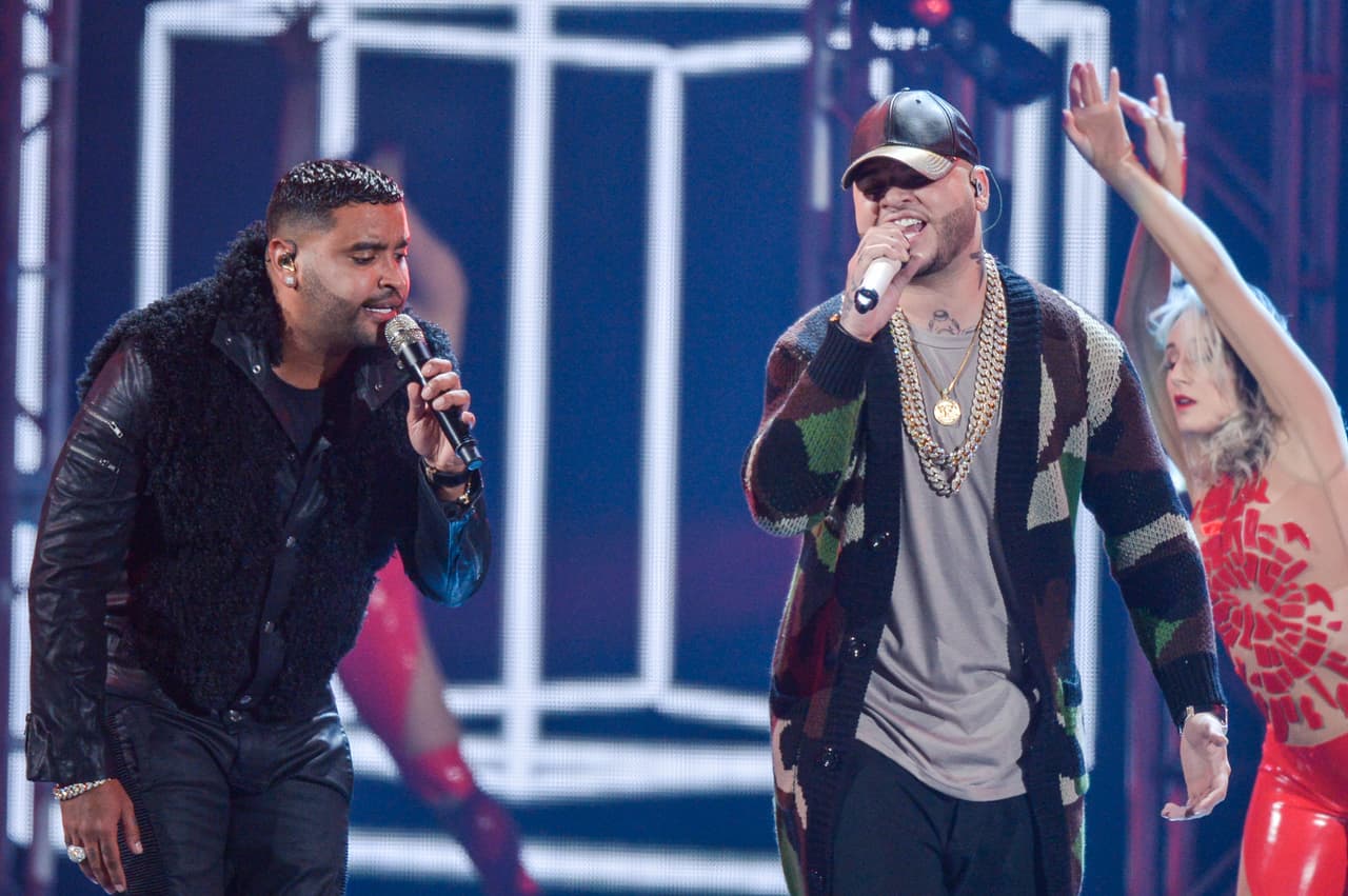 Zion y Lennox en Premio Lo Nuestro 2016