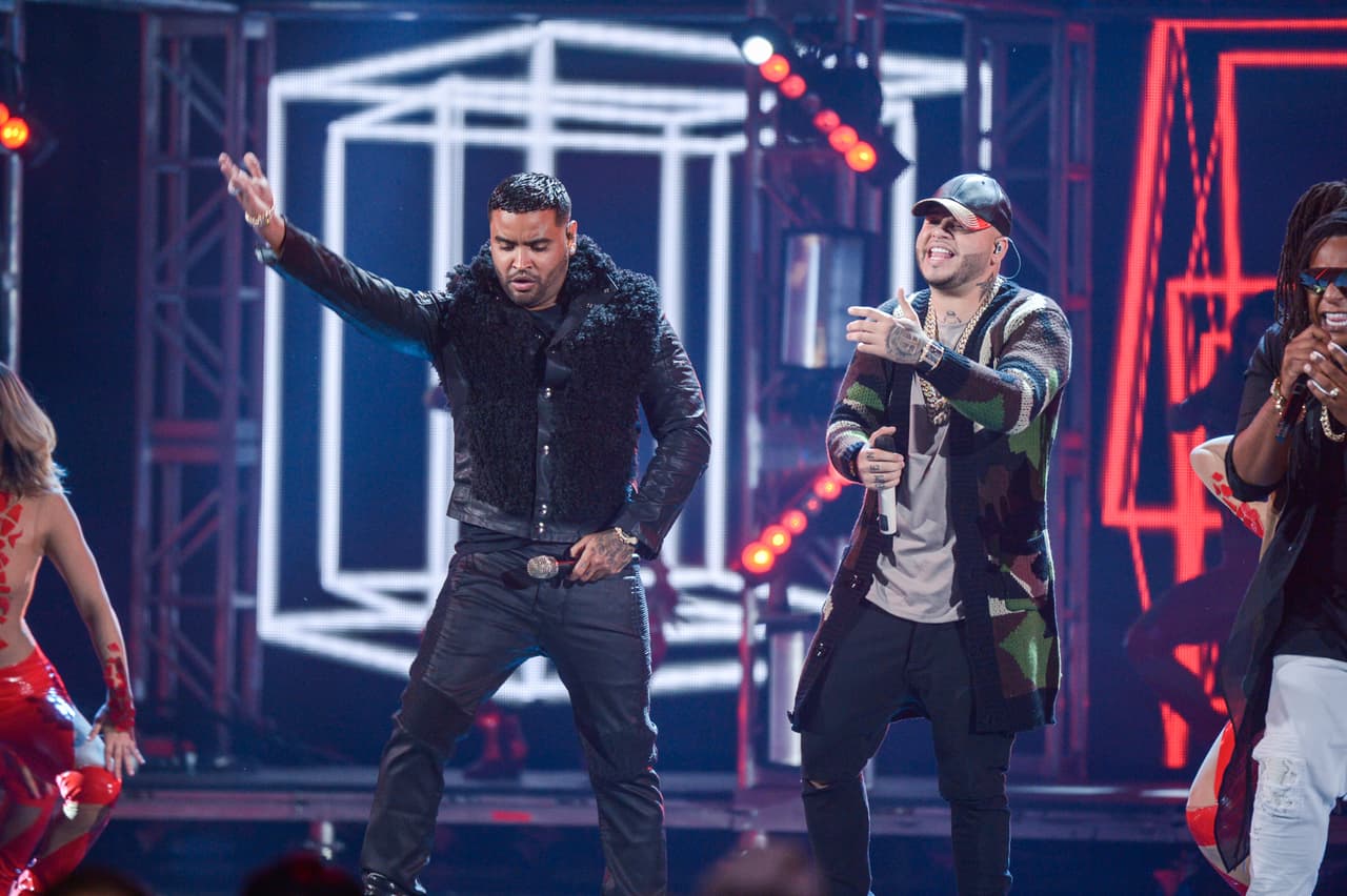 Zion y Lennox en Premio Lo Nuestro 2016