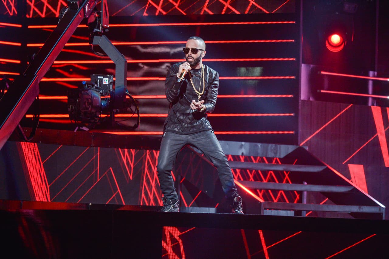 Fueron "Pierdo la cabeza" y "Embriágame".