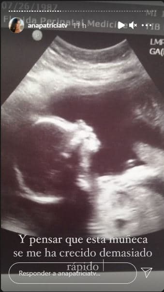 Cuando regresaron al departamento en el que vivían juntos, se habían casado tres meses antes, ella le contó y al día siguiente volvió a hacerse una prueba, que resultó positiva.