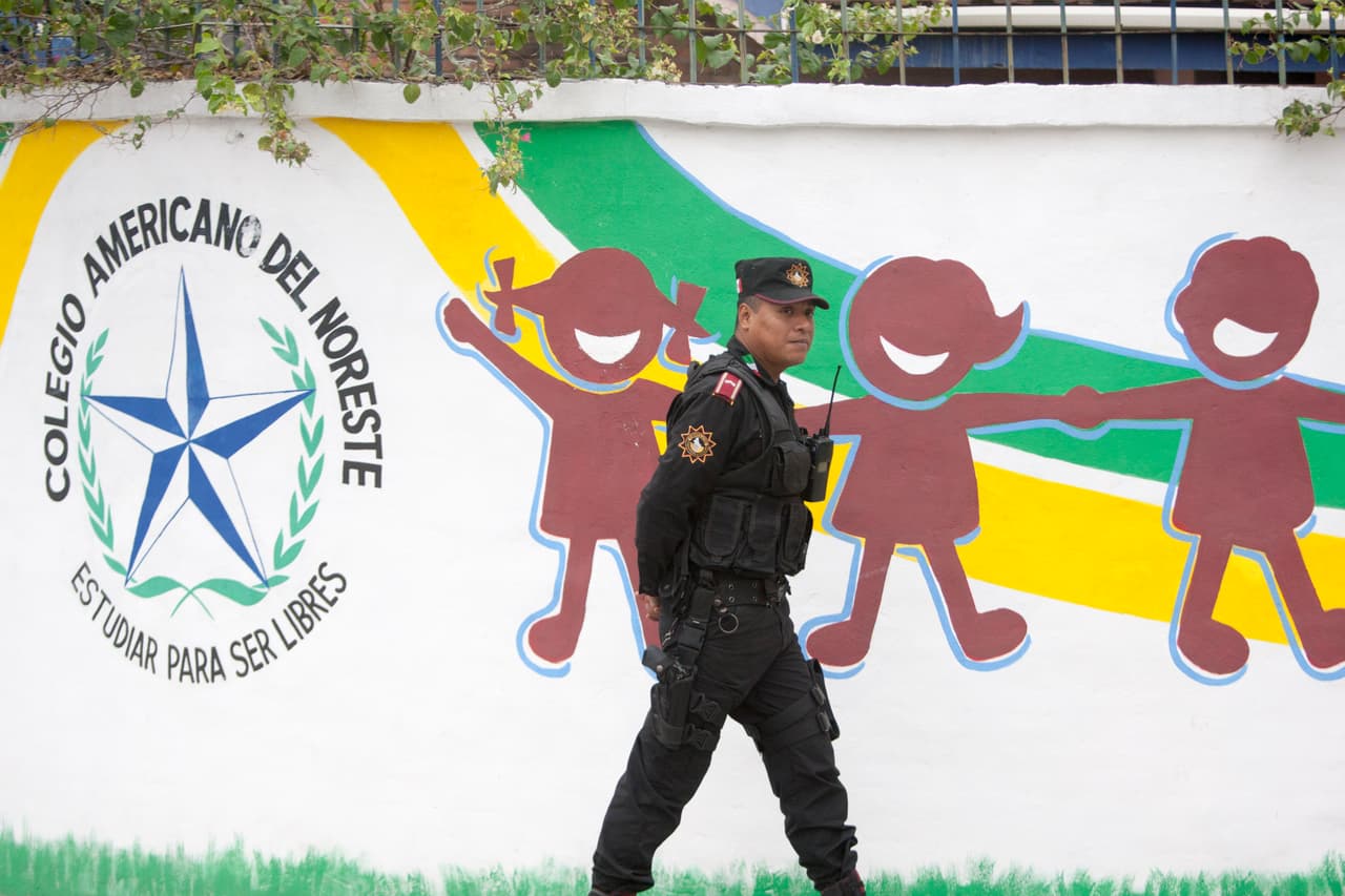 Tres de las víctimas del tiroteo en un colegio de Monterrey siguen graves