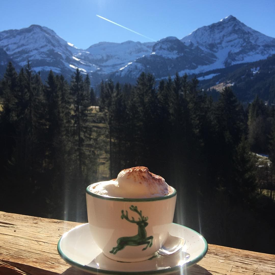 Salma Hayek se encuentra en Suiza.