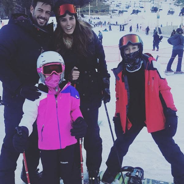 William es un papá modelo para ellos, además de guiarlos en la vida, también es muy divertido y cariñoso.