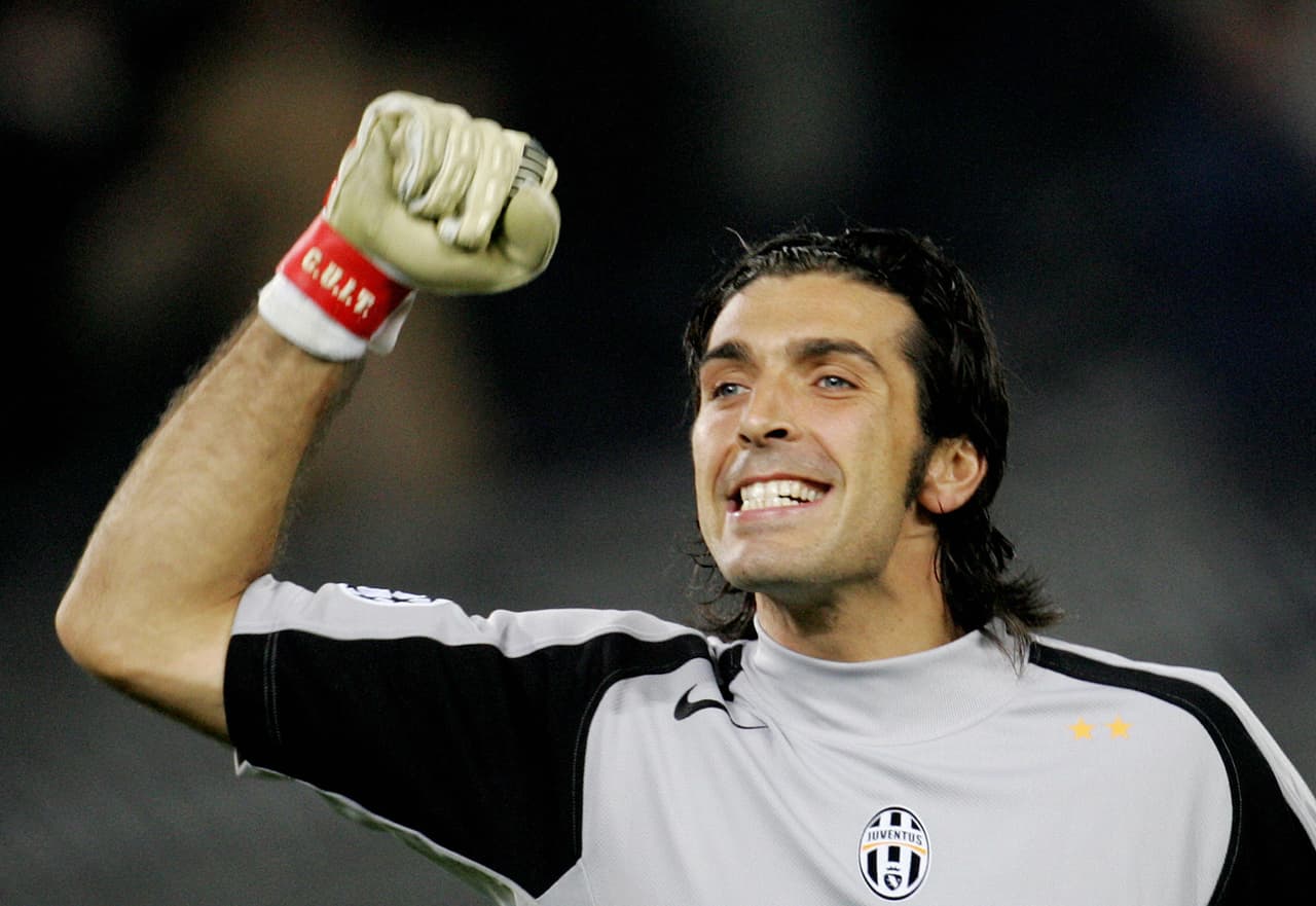 En 2001 fue traspasado a la Juventus, donde se ha convertido en el jugador vigente con más partidos disputados, con más de 600. Está a una centena de alcanzar a Alessandro del Piero como el máximo en la historia del club.