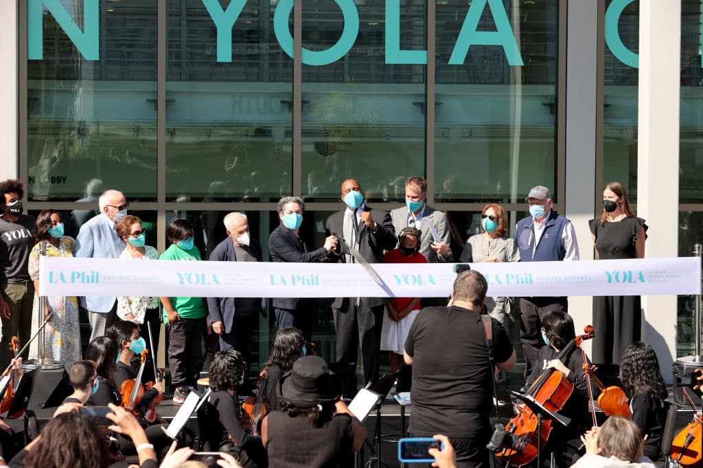 El director de la Filarmónica de Los Ángeles considera que este programa es un medio para “democratizar la educación musical al ofrecer formación musical gratuita y de alta calidad a estudiantes de entre 5 y 18 años”.