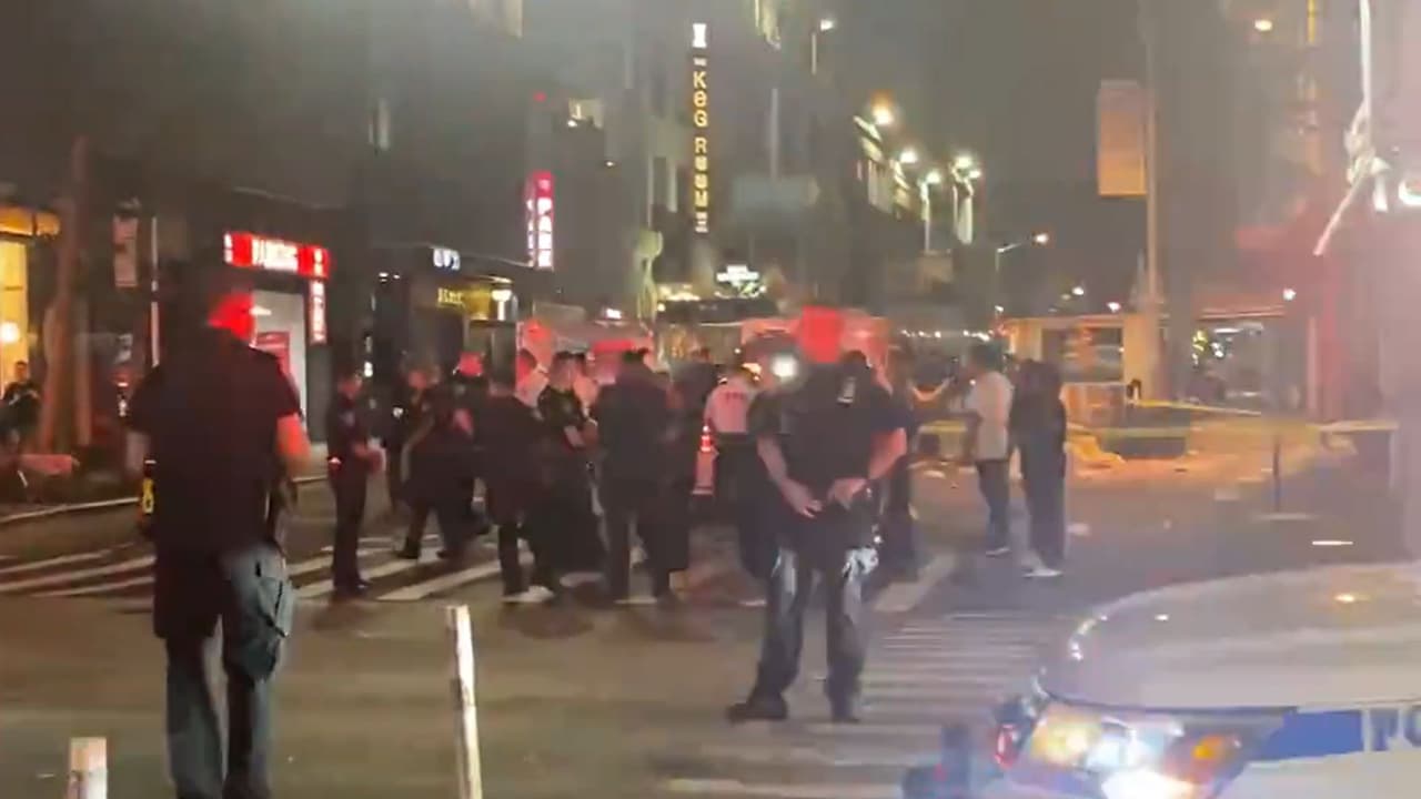 Conductora ignora semáforo en rojo y arrolla a siete peatones en calles de Manhattan