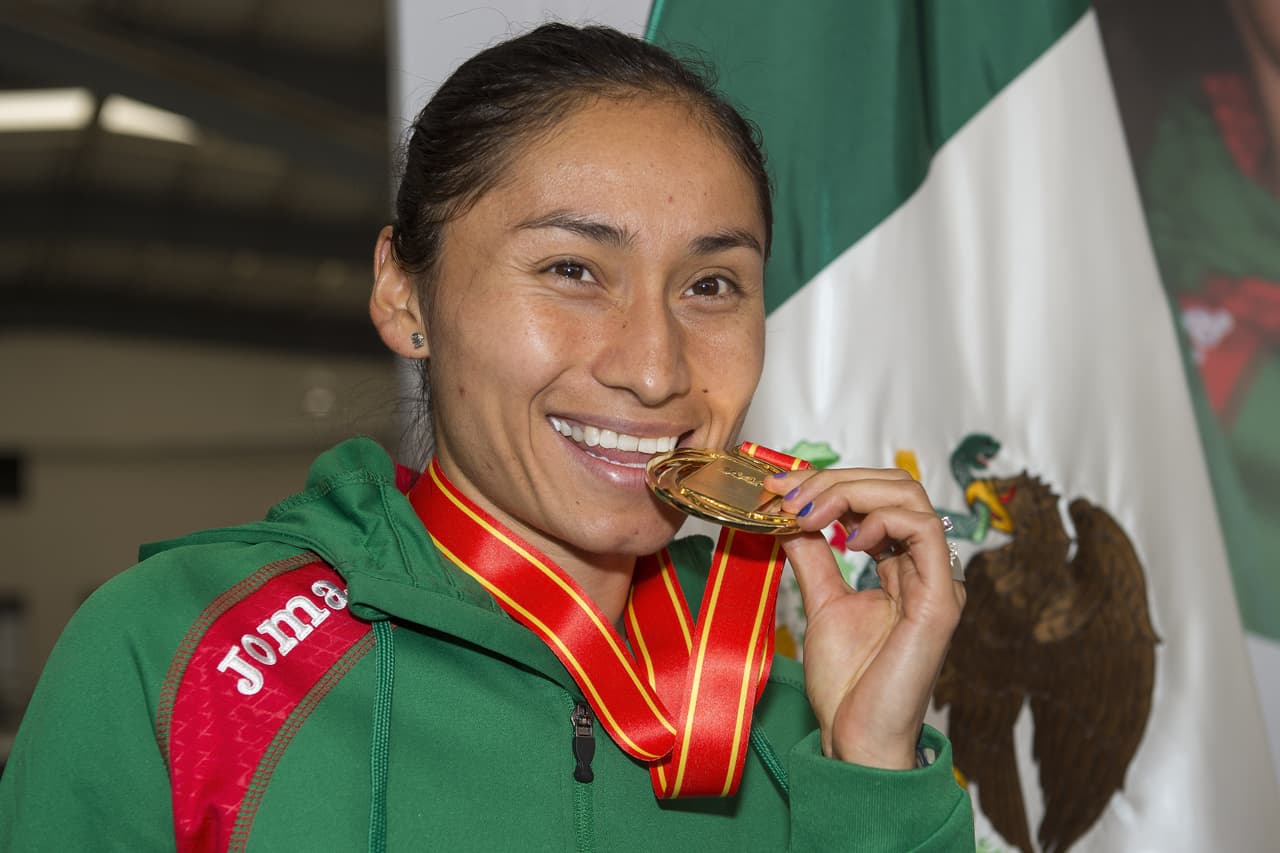 María González: La marchista mexicana consiguió el oro y rompió el récord Panamericano en los Juegos de Toronto 2015. También fue medallista de plata en Río 2016 en la prueba de 20 kilómetros.
