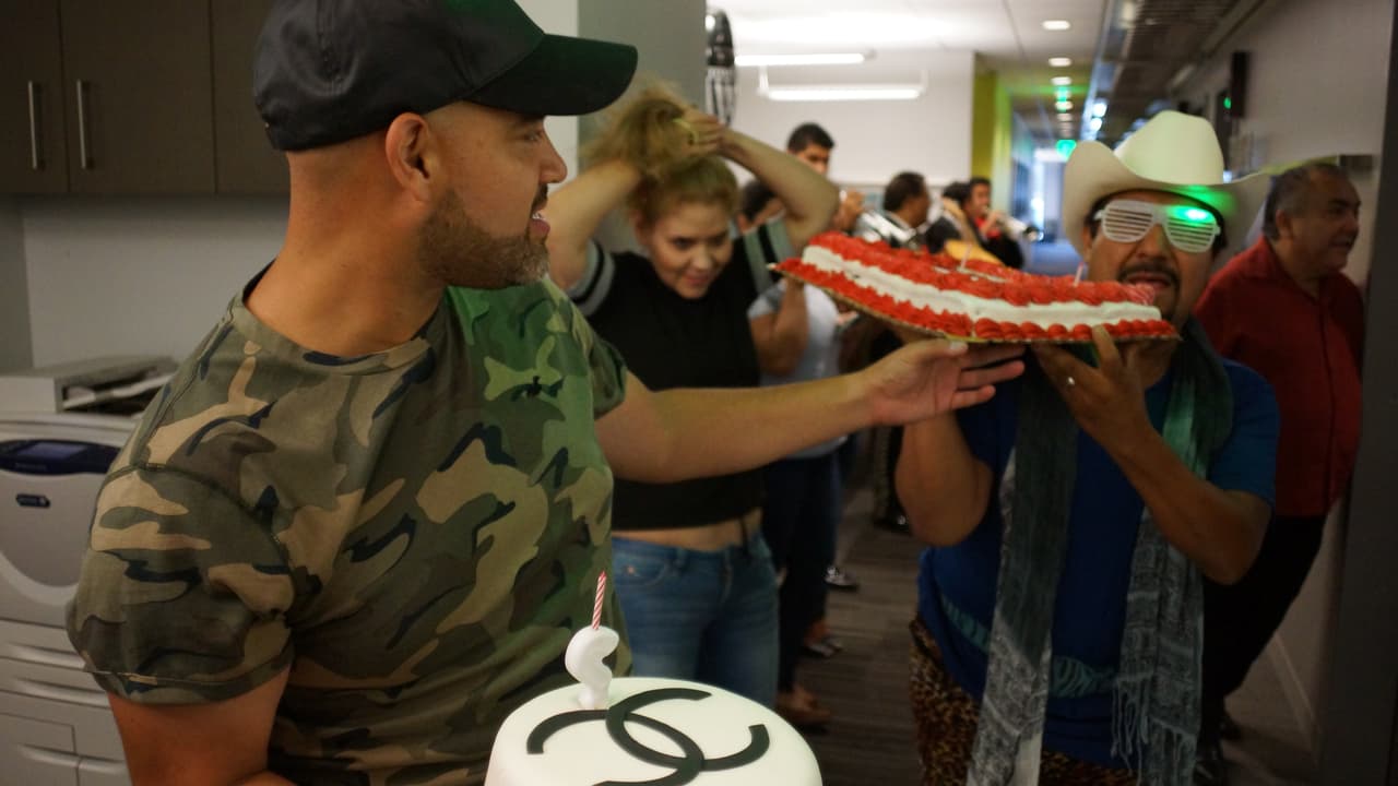 La Bronca cumplió años y se armó una fiesta en la cabina del Free-guey show.