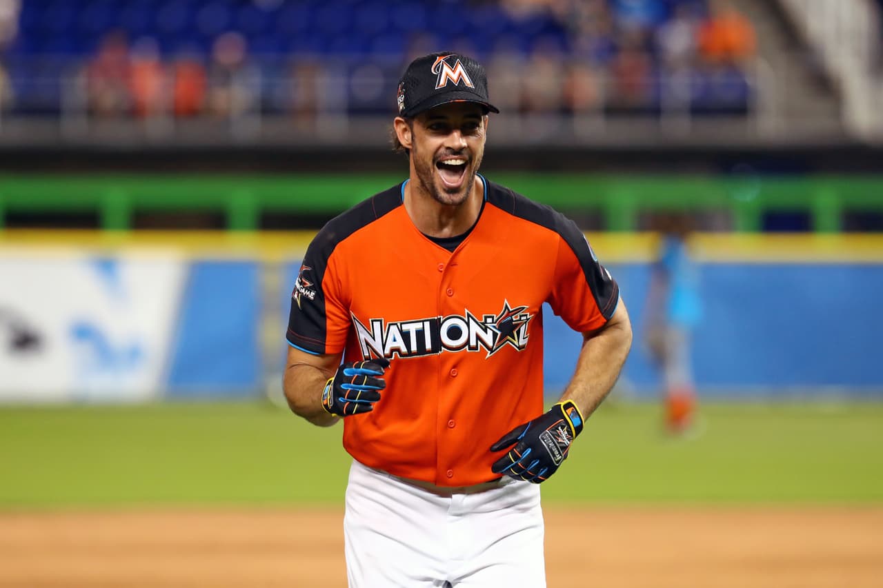 “Hay que aprender a ser feliz, no estar alegre”, concluyó el nacido en La Habana.