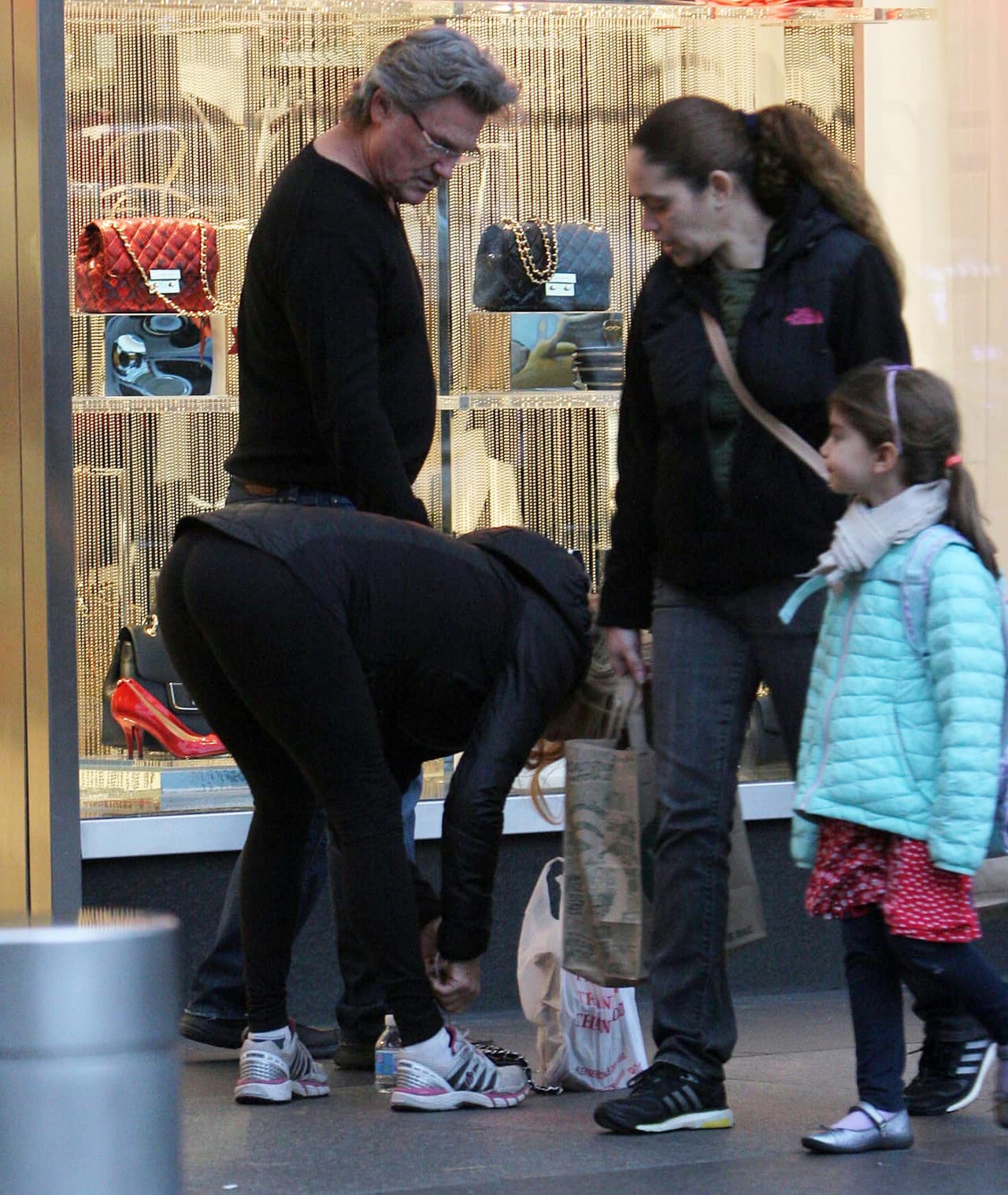 La feliz pareja sigue buscando regalitos para la temporada.