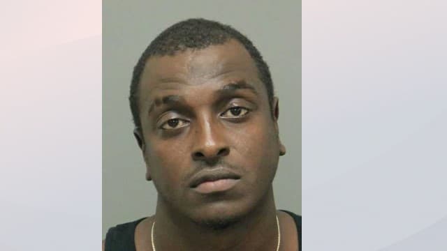 Kwame Smith, de 29 años, fue acusado de asesinato y asalto por delito menor con un arma mortal.