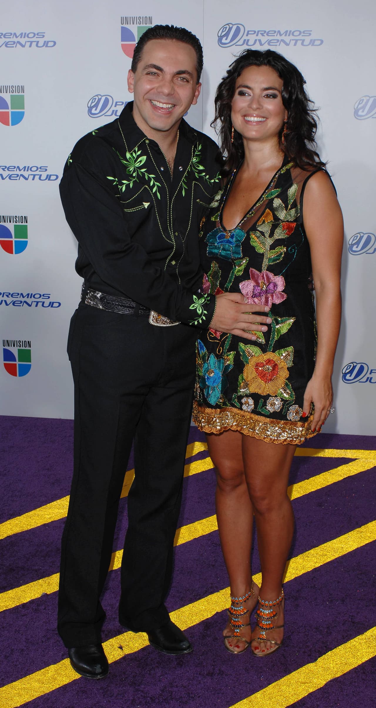 En 2007 Cristian Castro apareció de la mano de Valeria Liberman sobre nuestra alfombra.