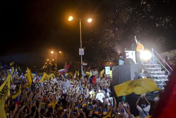 No va más en Venezuela. Chávez y Capriles se encuentran en el sprint final de una campaña que acaba el jueves y que hoy dejó la imagen del gobernante protagonizando actos en su estado natal Barinas (en el oeste) y el vecino Cojedes, y de Capriles viajando al Amazonas y al oriental Bolívar.