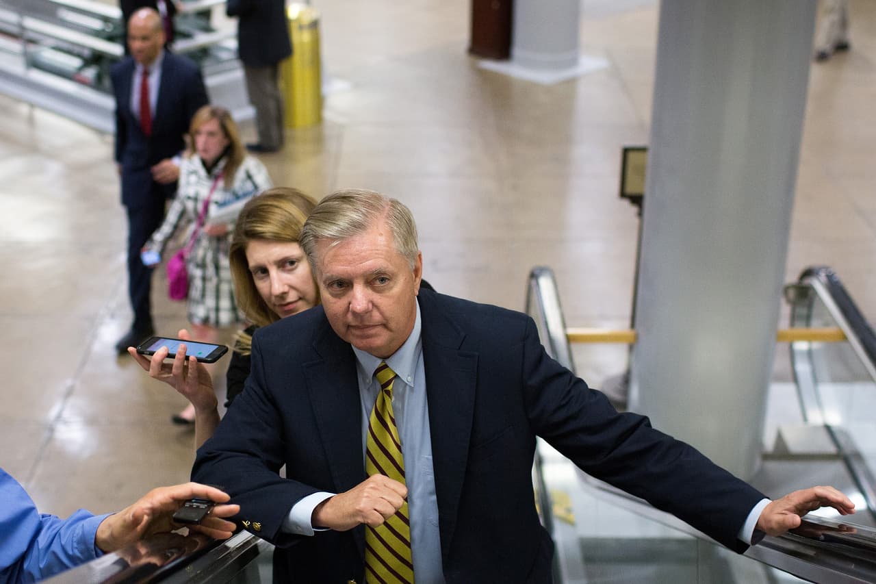 El senador republicano Lindsey Graham teme una debacle de su partido si no hay reforma migratoria 