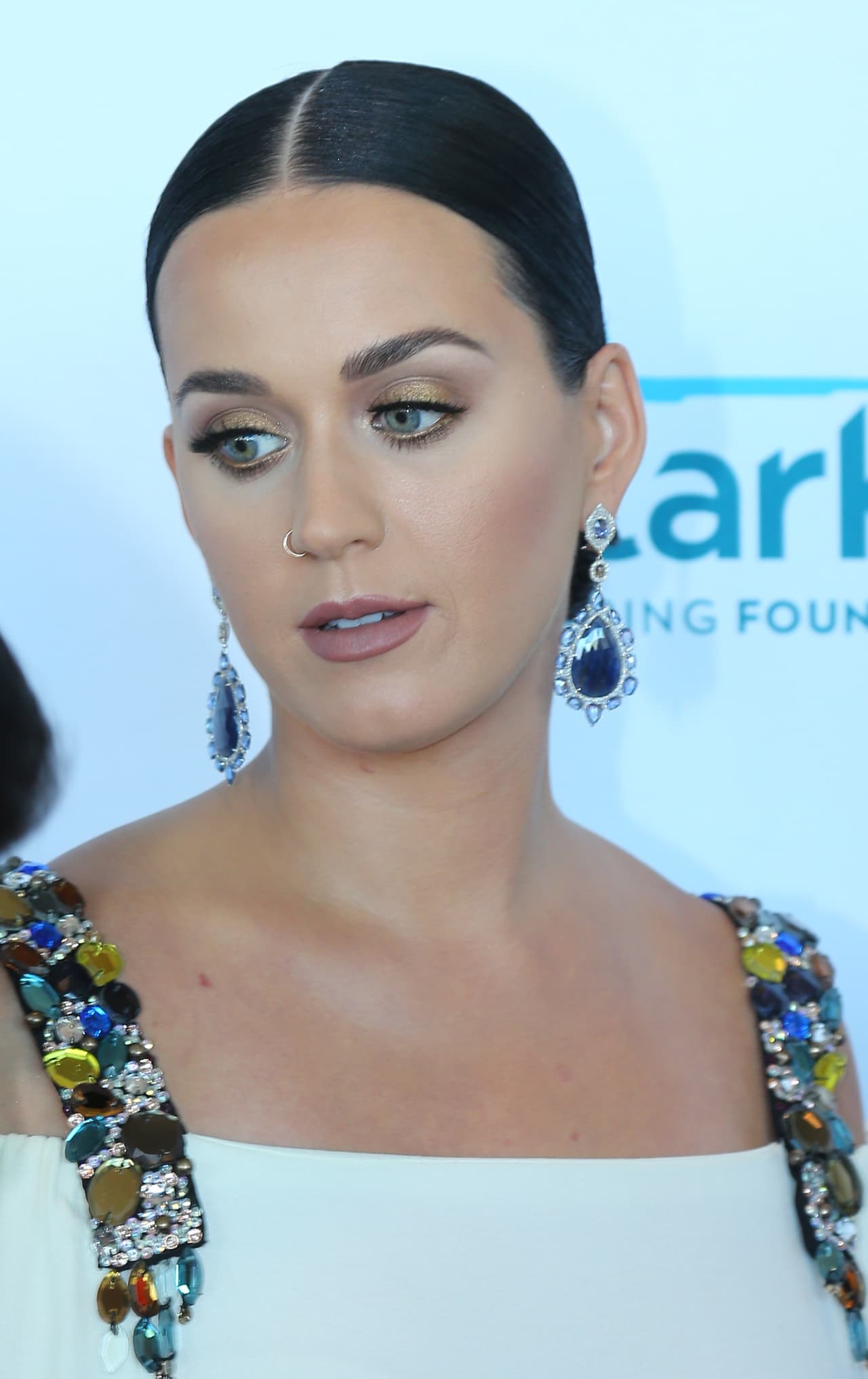 Katy Perry no se quedó atrás y además de recaudar fondos, donó ella misma 1,000,000 de dólares en beneficio de los damnificados.